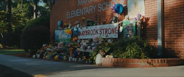 票房破19亿！漫威退下来3位演员，联手拍R级片，给老东家上了一课