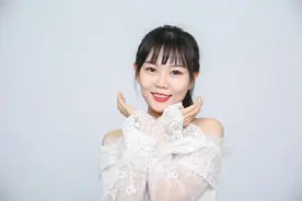 一女子在车间表白男同事，被拒绝后强行抱住，“姐可温柔了”图片