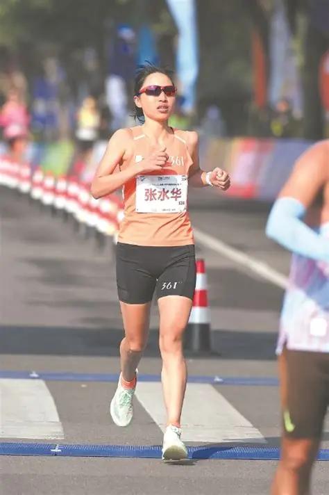 日本媒体公开锐评最快女护士离职风波，言辞犀利，句句直戳她心窝