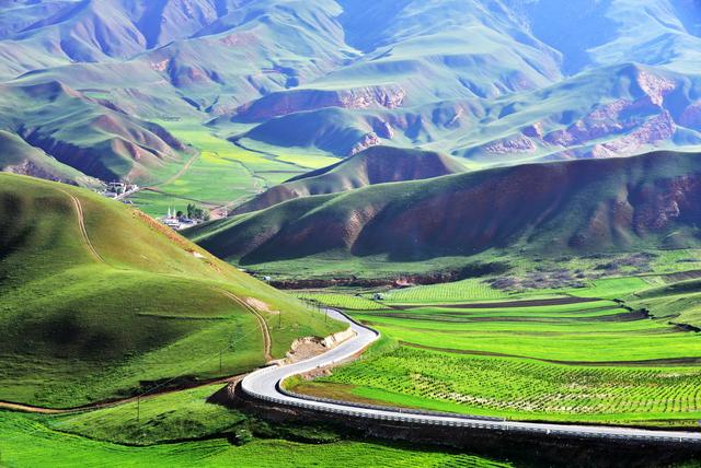 国内10大最美旅游线路，路上太多美景，承包了《国家地理》封面图