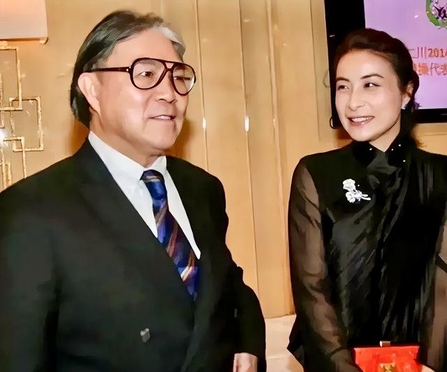 官方对郭晶晶的称呼变了	，三字之差释放强烈信号，霍震霆全说对了