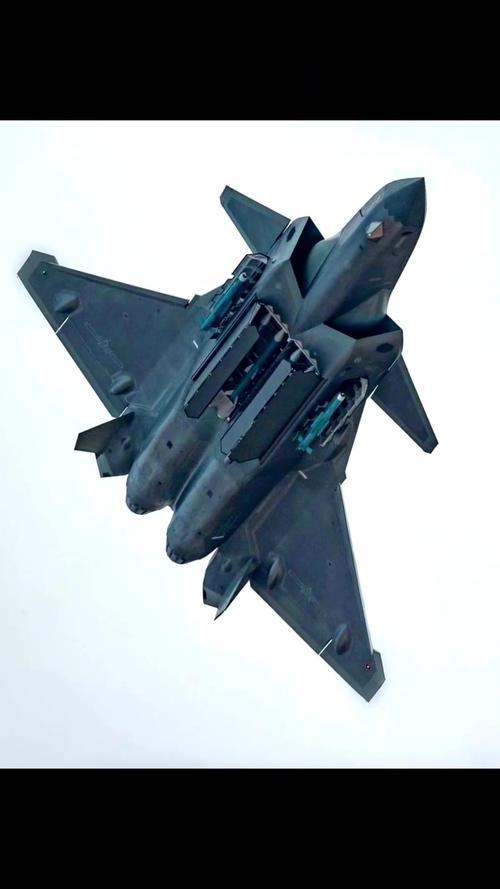 美国又开始泼脏水：华为窃取AI技术，霹雳15和17的研发全靠“偷”