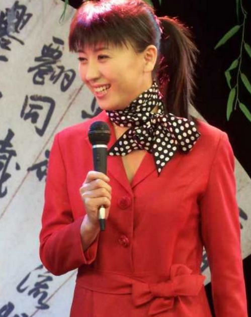 闫学晶哭穷风波大反转！儿子忍不住说出真相	，有一点让那英说对了