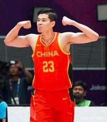 篮球队里 PF/C/SG/PG/SF分别代表什么意思？