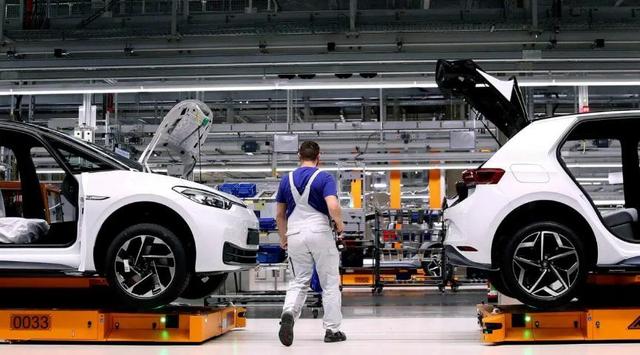 断货36天，荷兰终于“投降”，管理权归还中方，斯霍夫已通告全球