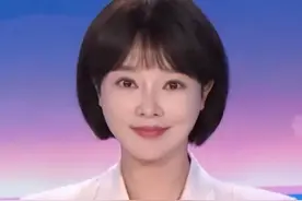 央视主持胡蝶：美貌才华并存，嫁导演陆川9年生2娃，如今生活幸福图片