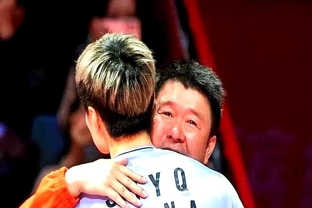 2-0夺冠！中国队终于赢了，10年，等了整整10年，终于等到这一刻