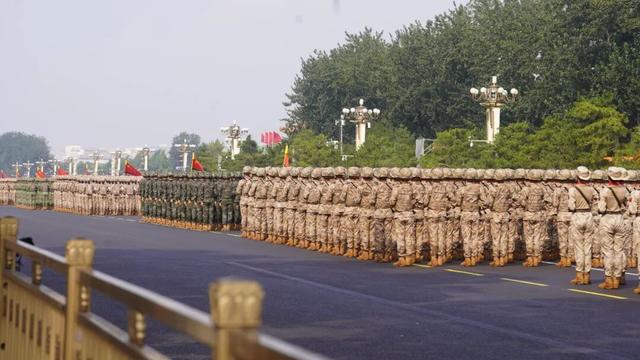 中国大阅兵后，第一个对手出现？中方这次真发火了，进行强烈谴责