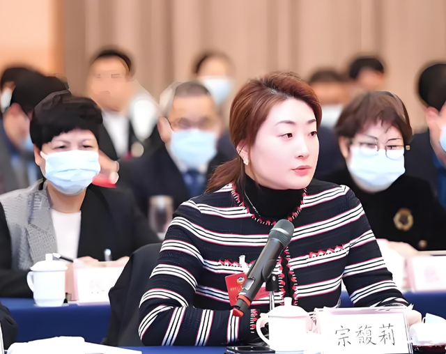 娃哈哈遗产风波没完	，宗馥莉再传3大重磅消息，孟晚舟真没说错