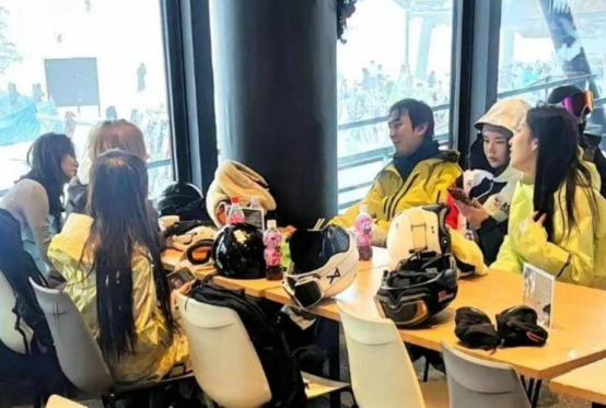 陪睡陪玩只是冰山一角！万达蒸发800亿后，王思聪再次传出大丑闻