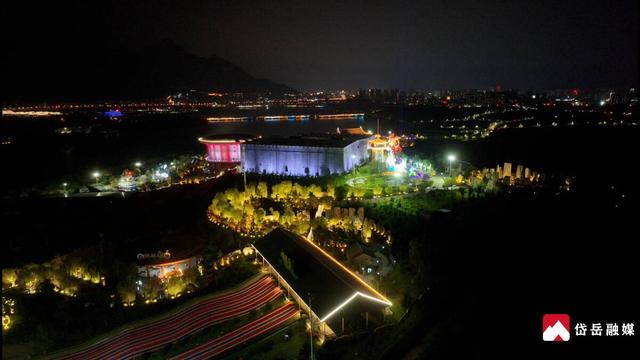 泰山石敢当文化园：暑期“日夜双生”模式引客来 文旅融合点燃消费热