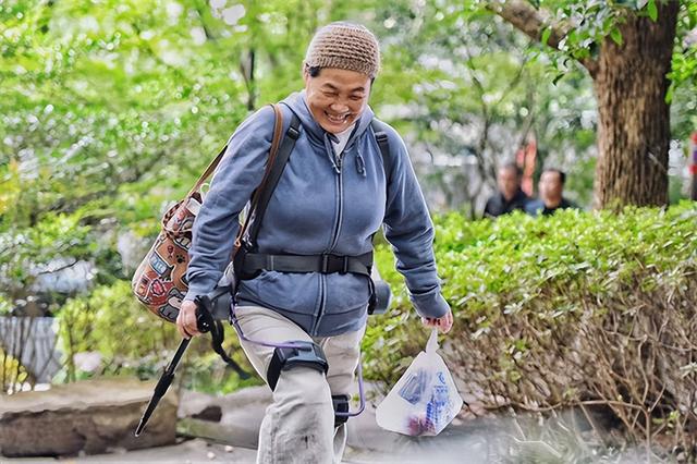 登高赏秋乐重阳 半山景区首推登山助力机甲共享服务