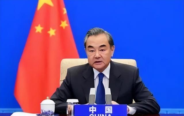 特朗普发狠了，3521%关税警告来袭，王毅霸气定调，我国底气更足