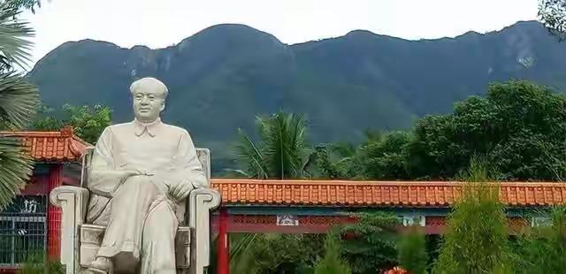 县级干部发现山头很像毛主席	，引发国家高度重视，改造成：毛公山