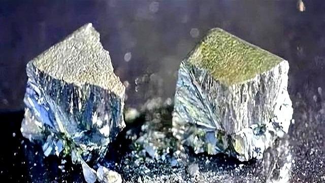 澳洲花重金挖走中国稀土团队，结果发现中国早留了三张底牌