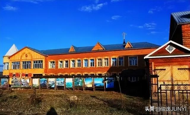 金发碧眼的俄罗斯妹子，“你瞅啥？咱这旮沓都是中国人！