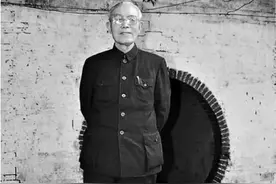他从师长调公安部队参谋长，要求配副参谋长，把副军长给他当副手图片