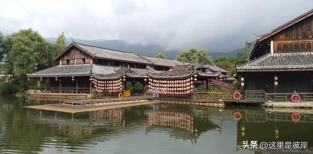 乘旅游专线游丽江的观音峡