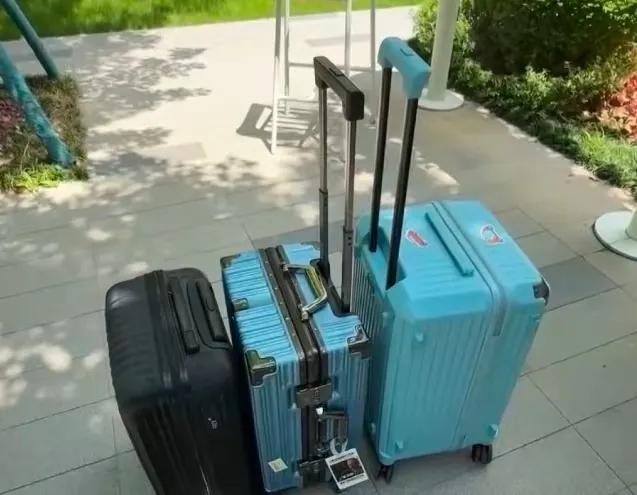 一家4口带13件行李出行遭拒载，商家回复“超过了车子的容量限制” ，律师：司机完全有权利拒载！