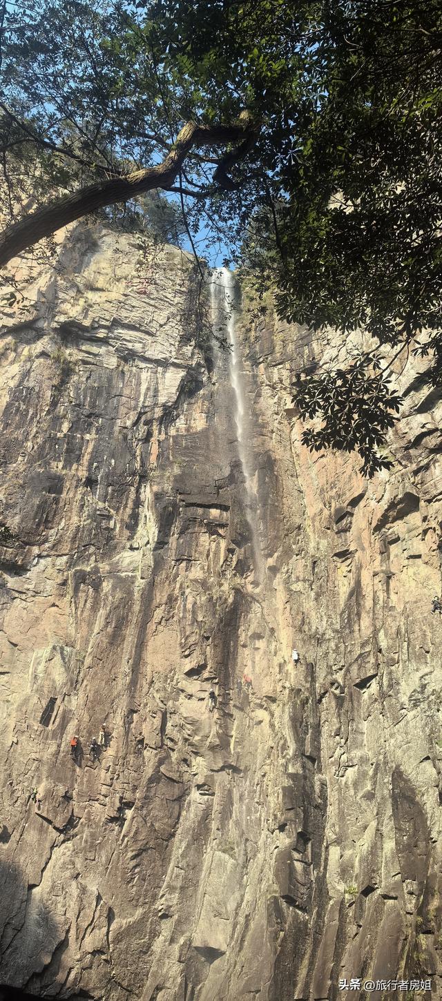 真是醉了，徒步奉化东西岙徐凫岩看悬崖飞瀑堵人竟然堵到怀疑人生