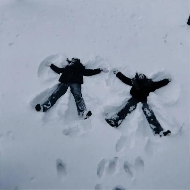 “降温了	，发一条不一样的朋友圈”🧡