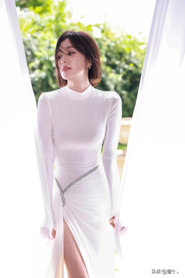 46岁秦岚把黑丝穿成高级感天花板