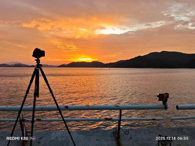 到沙头角看海上日出