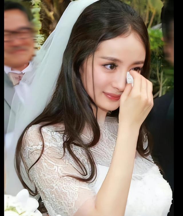 离婚7年，39岁杨幂高调宣布喜讯，没给前夫刘恺威留一丝体面！