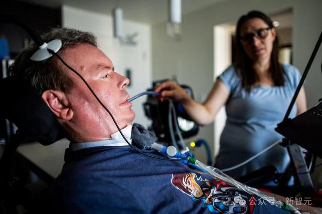 瘫痪人植入马斯克芯片21个月，打游戏吊打职业选手，还拿世界冠军