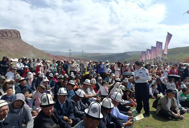 新疆乌恰县：不止牛羊与草地 玉其塔什草原还有“普法小课堂”