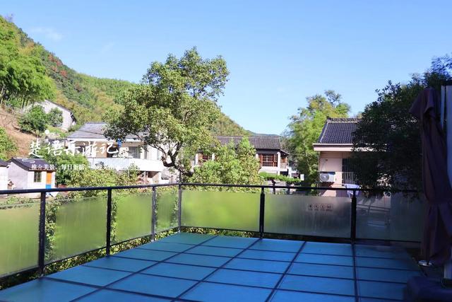 浙江宁波被群山夹峙的古村落，野溪谷成为露营休闲胜地，值得游玩