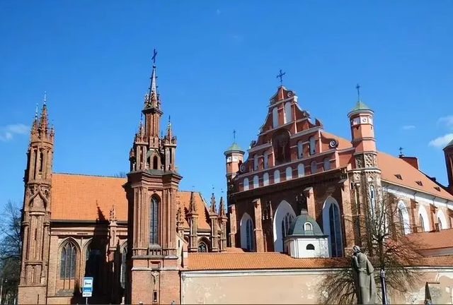 禁止所有中国外交官入境	，不让两岸统一，这个国家比美国还要嚣张