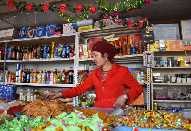 中阿边境村，镇守4000米瓦罕走廊入口，村中小卖部日营业额达千元