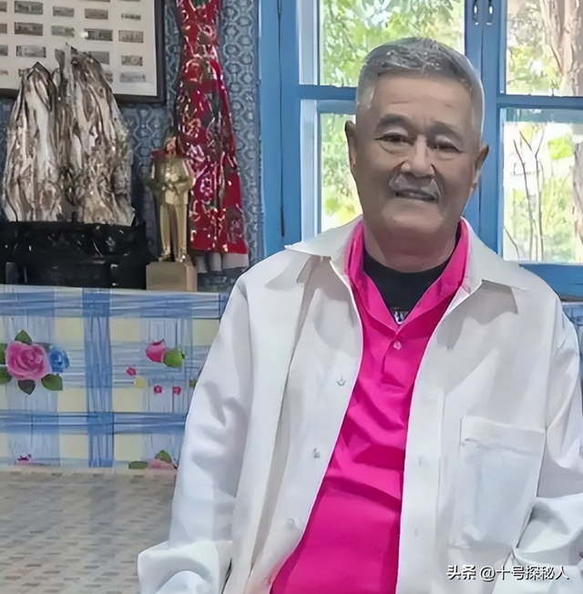 再有钱有啥用？68岁赵本山近况曝光，三人打伞伺候，女儿成心头病