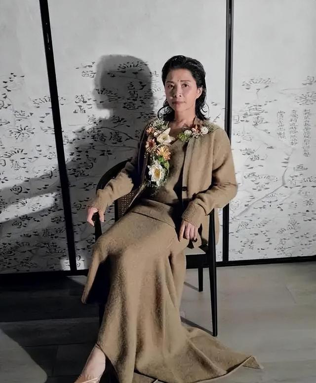 他们居然是夫妻，因戏生情恩爱41年，出演《生万物》终于红了！