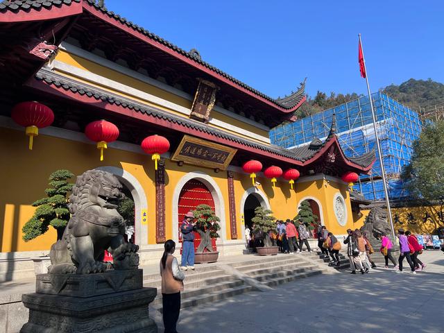 上天竺到云栖竹径，徒步9公里，感受一路秋意。