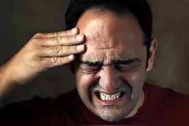 艾滋病到最后都是咋去世的？医生叹息：身体这处器官最先衰竭图片