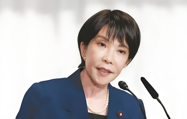 高市早苗拒不道歉，中日军方隔空对阵，自卫队抢先发射实弹挑衅