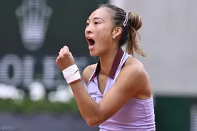 法网第二轮-郑钦文2-0完胜哥伦比亚选手阿朗戈 晋级32强图片