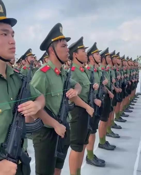 越南与中国杠上了？中国前脚定下9月3阅兵，越南后脚就定9月2！