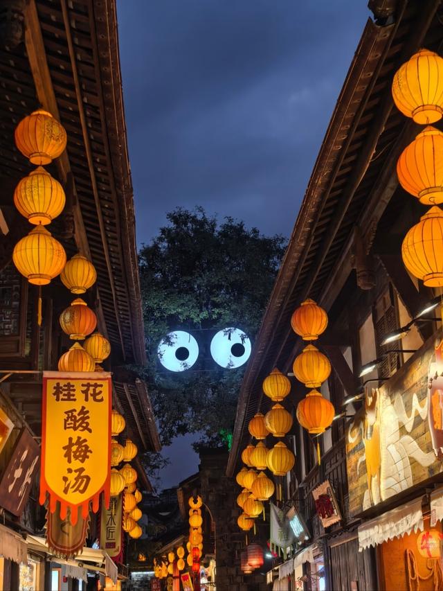 我是广州人，多次去成都后发现：这城市跟其他城市不一样的10个点