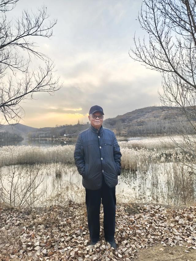 宣化瓦窑头水库芦苇成片，水天一色值得观看