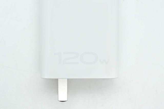 机身小巧媲美氮化镓版，vivo手机原装120W闪充充电器拆解