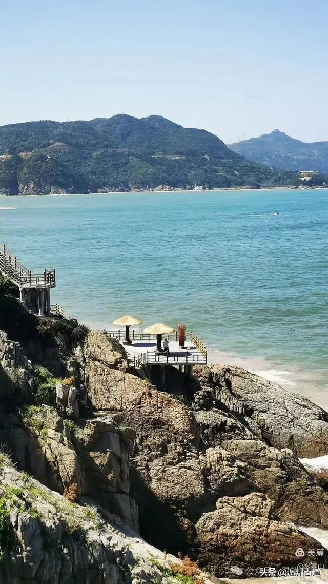 温州唯一的临海悬崖栈道,悬空而建的玻璃观景台,风景极佳!