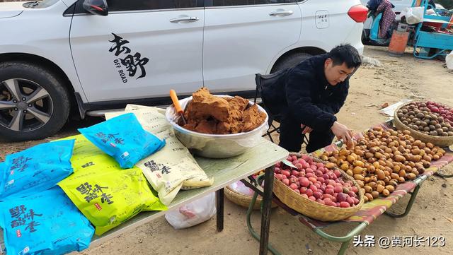 李园温泉最近火了,还真有点神奇,水温在30度左右