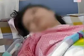 2017年，陕西高二女生操场生子，孩子父亲愿意负责，双亲却崩溃了图片