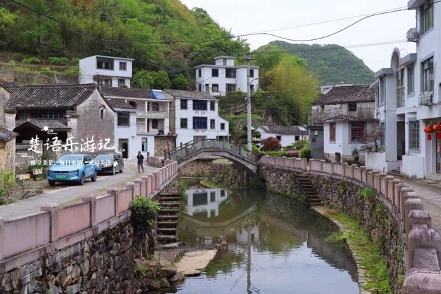 浙江宁波有一条清幽长溪，沿途3个古村犹如世外桃源，成休闲胜地