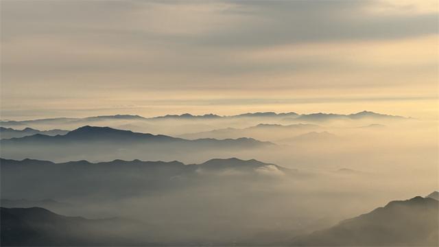 霞光破云海！“七夕赴泰山，撞见人间仙境”