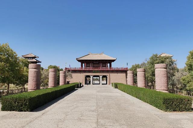 敦煌之旅：立于阳关感受寂静震撼