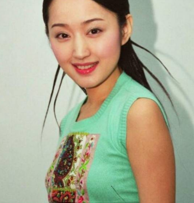 63岁董文华不再沉默，揭露当年被“封杀”原因，原来我们错怪她了